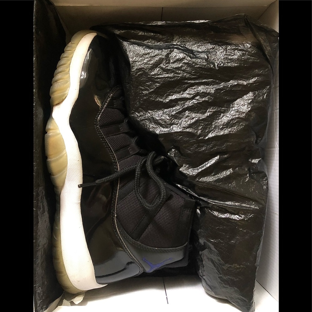 Retro 11 Space Jam 2016 release
